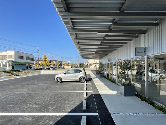 磐田産、大きな軒下のランドリー。