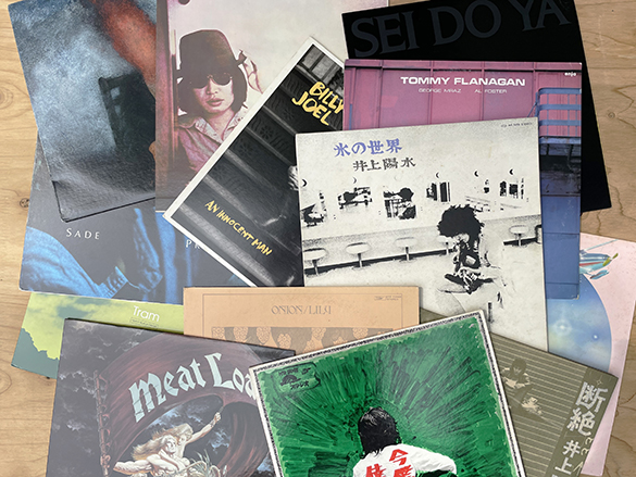 レコードとレーザーディスク。