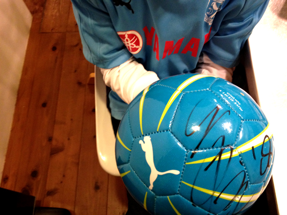 スーパーゴールとサインボール。