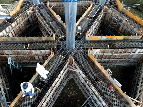 タワーと風車と夕焼け。