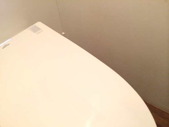 とにもかくにも。